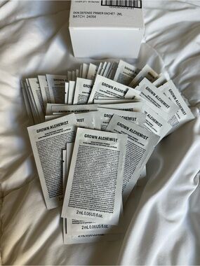 Grown Alchemist SKIN DEFENSE MATTIFYING PRIMER (100mL total) 50 Sachets Was $80